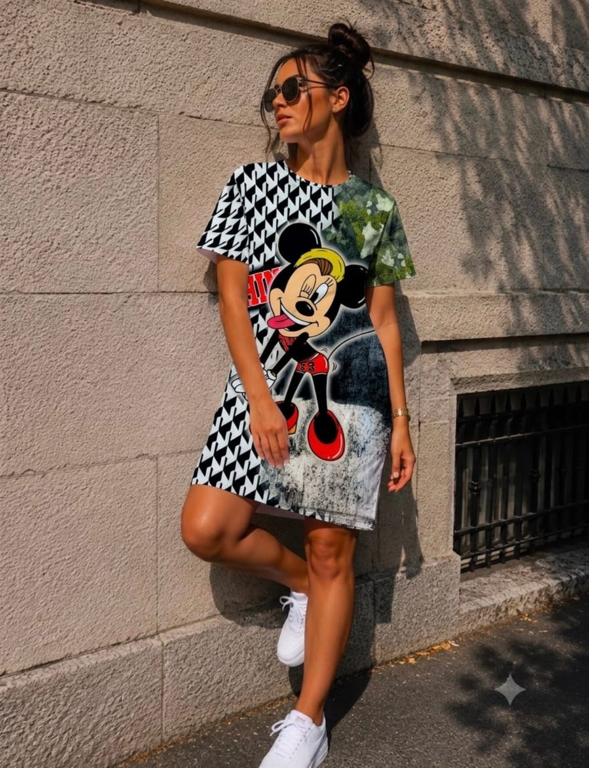 Woman’s Rochie Oversized Mickey Mouse Alb-Negru