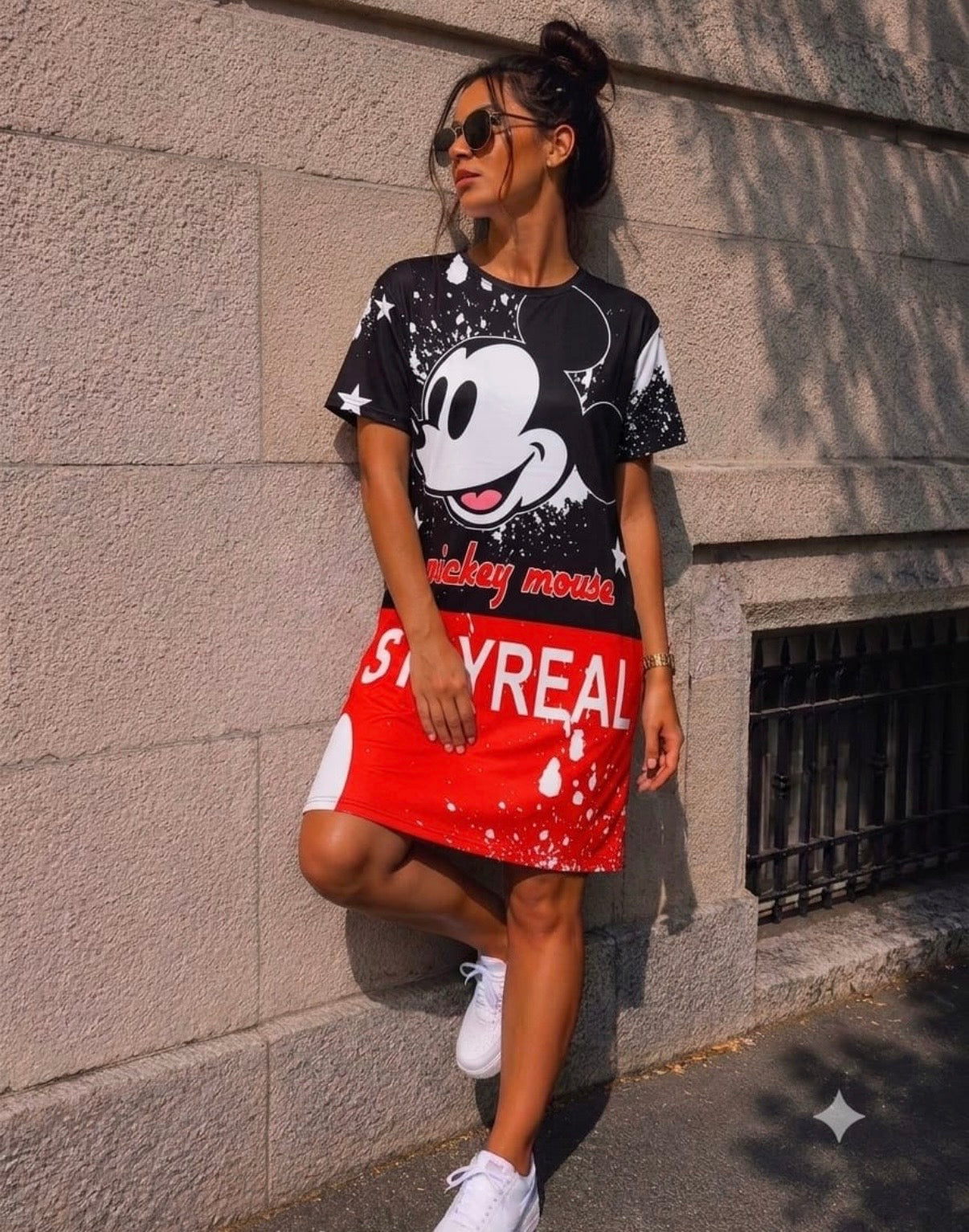 Woman’s Rochie Oversized Mickey Mouse Negru-Roșu