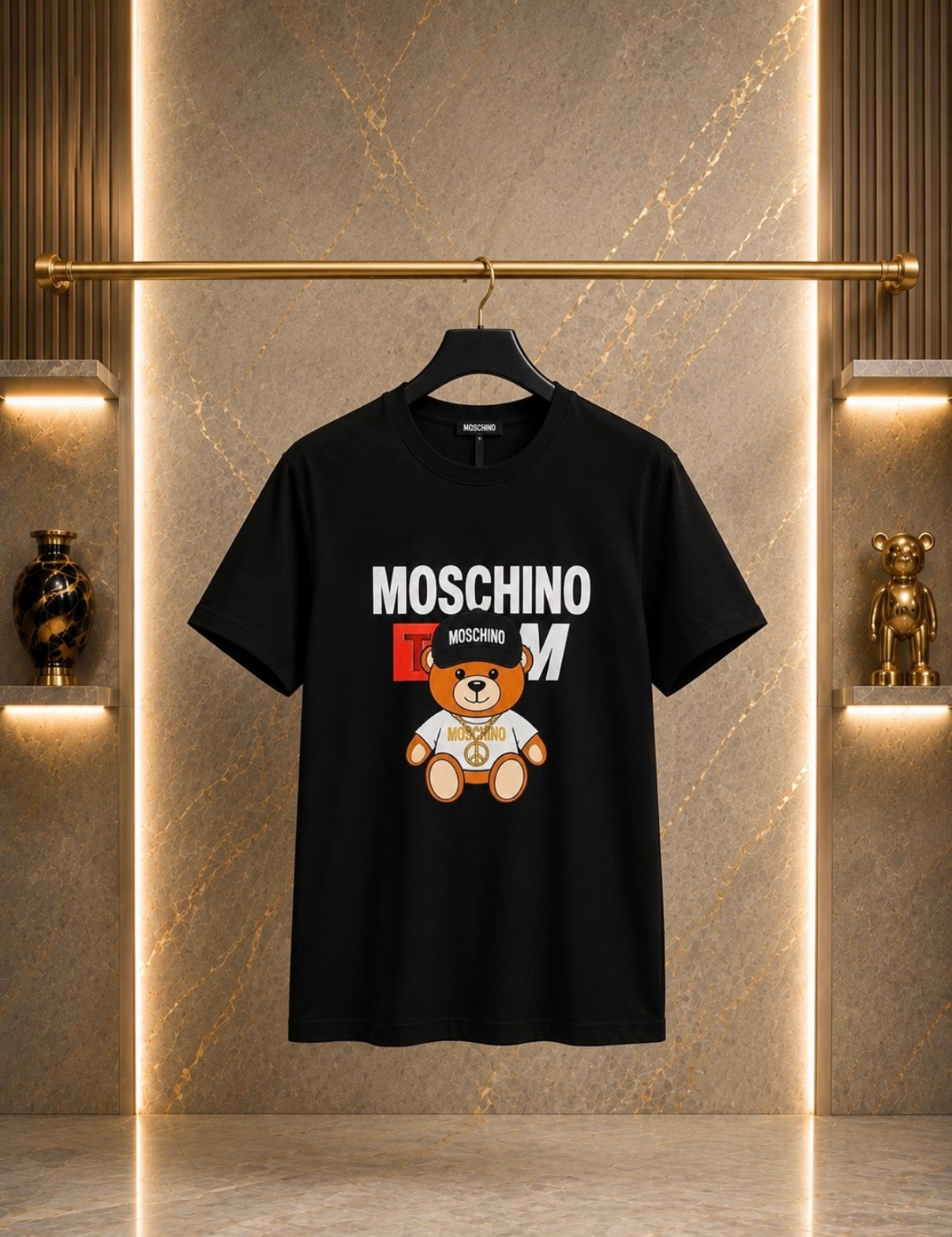 Moschino – Teddy cu șapcă – Negru
