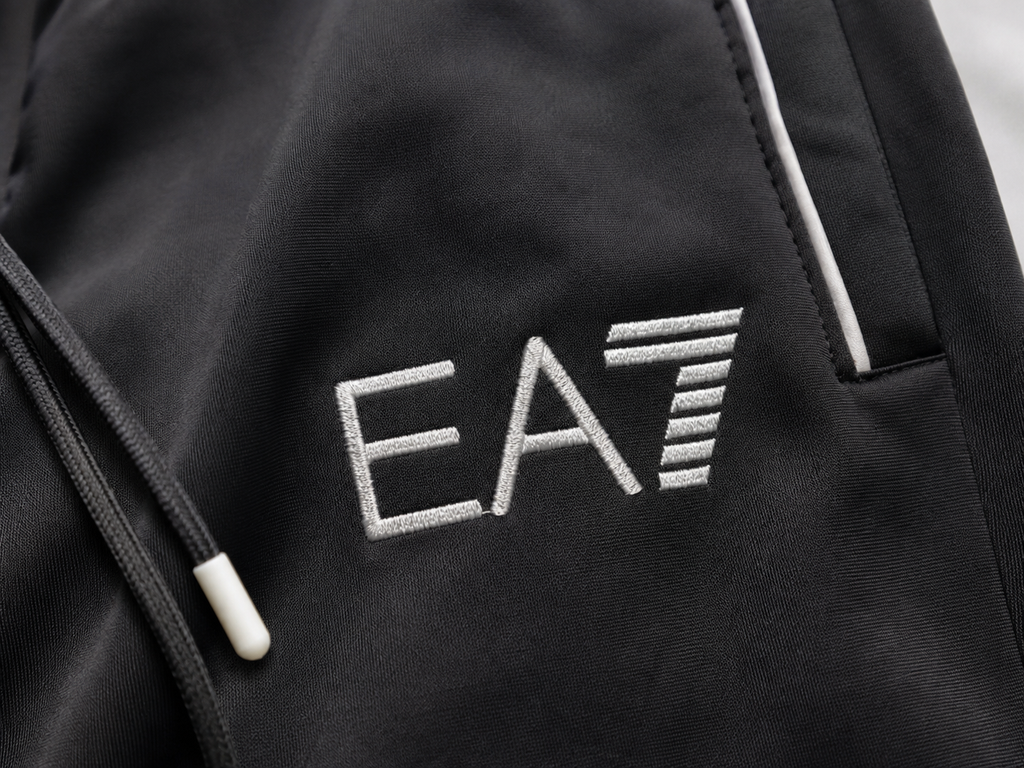 EA7 Compleu Bărbați Negru cu Logo Brodat