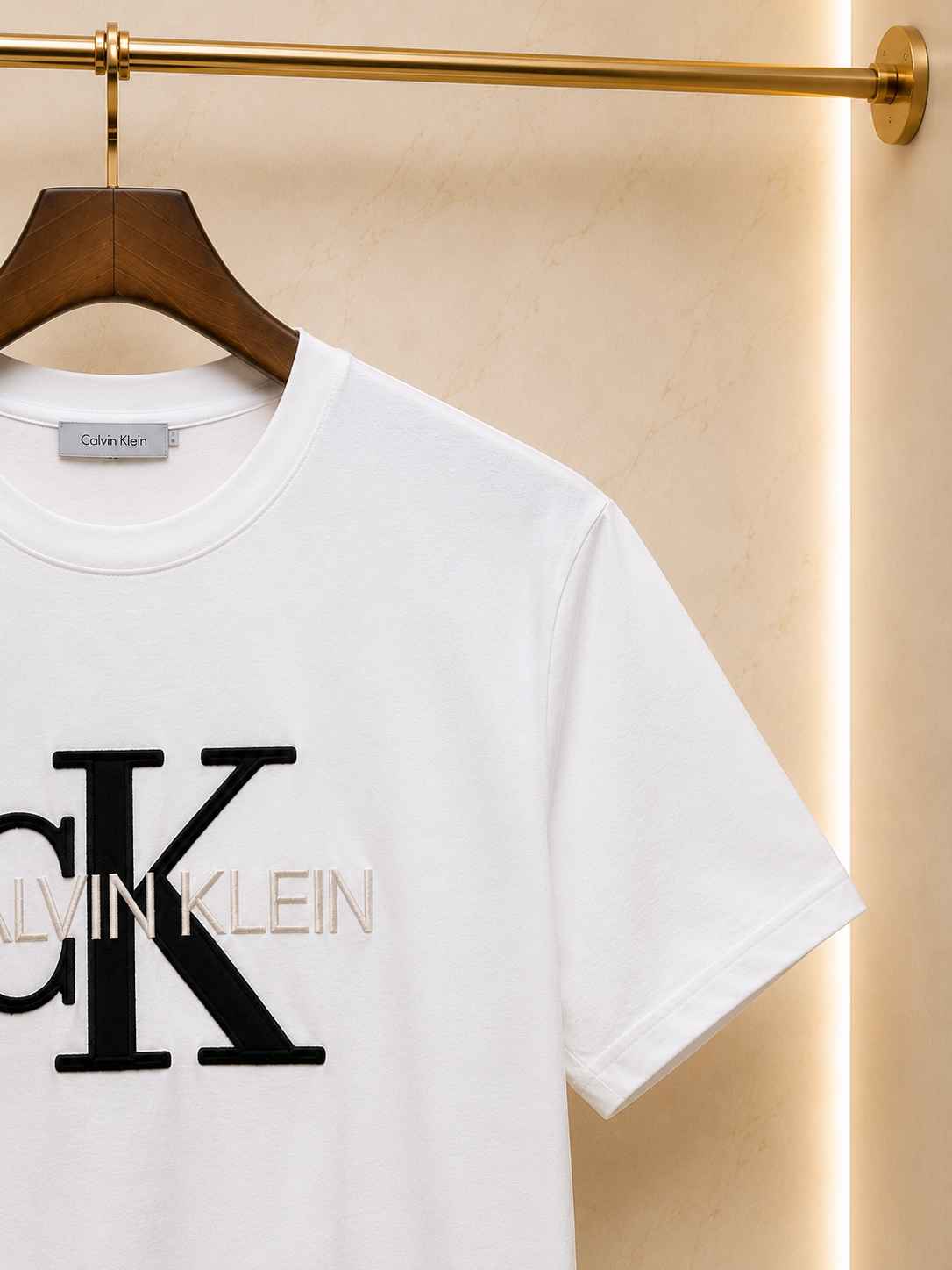 Calvin Klein – Tricou bărbătesc alb CK logo brodat, bumbac