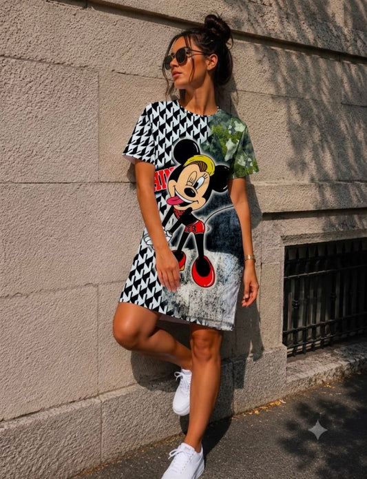 A Woman’s Rochie Oversized Mickey Mouse Alb-Negru
