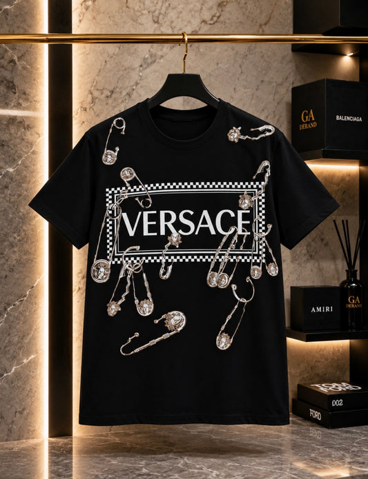 Titlu:
Versace Black Graphic Tee