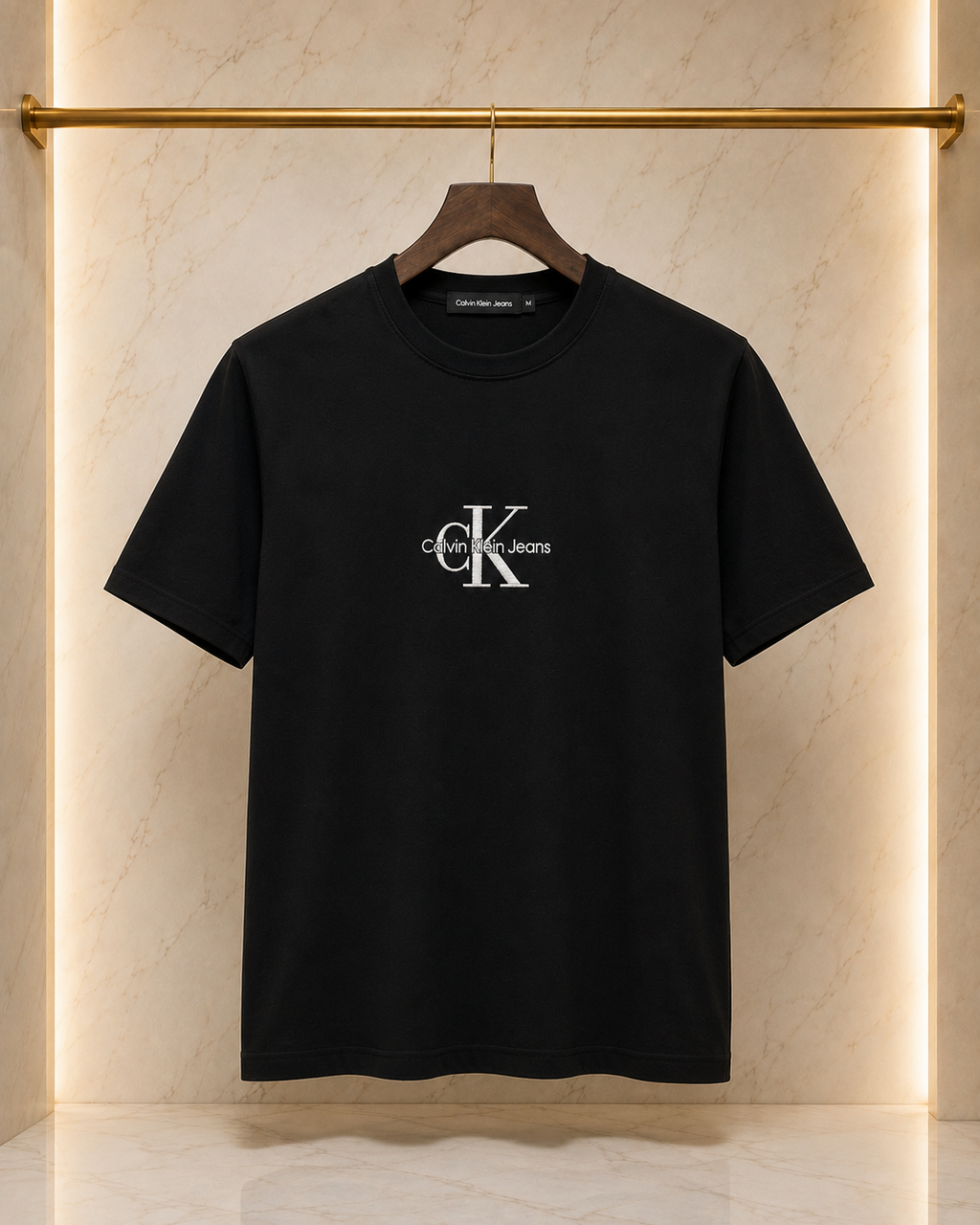 07-Calvin Klein Jeans – Tricou Bărbați Negru cu Logo Brodat Premium