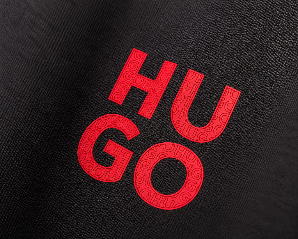 HUGO – Tricou Negru Bumbac cu Logo Roșu Aplicat