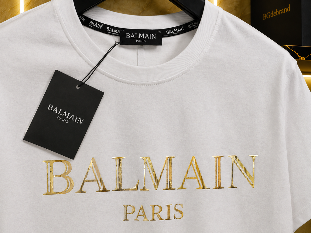BALMAIN Paris – Tricou Alb din Bumbac cu Logo Auriu