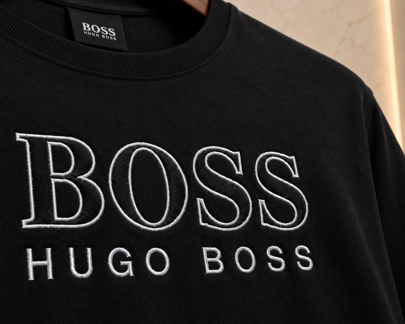 Hugo Boss – Tricou bărbătesc negru cu logo brodat