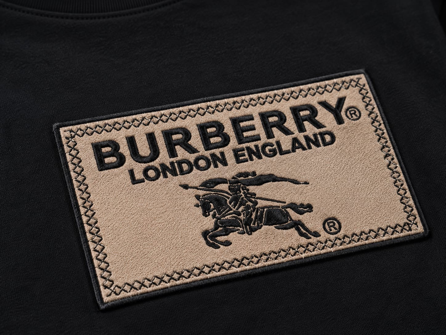 Burberry Tricou Negru cu Logo Brodat
