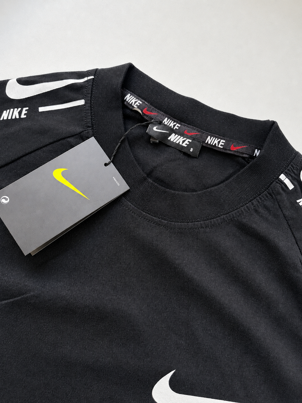 Nike Tricou Bărbați Negru din Bumbac Premium cu Logo Imprimat